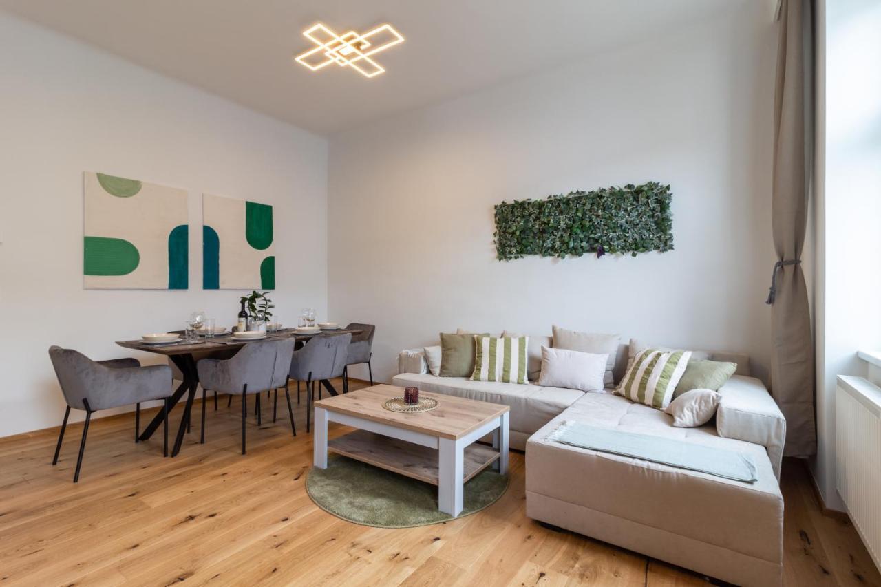 וינה Cozy, Generous City Apartment - 10 Min To City-Centre - Contactless 24H Check-In מראה חיצוני תמונה