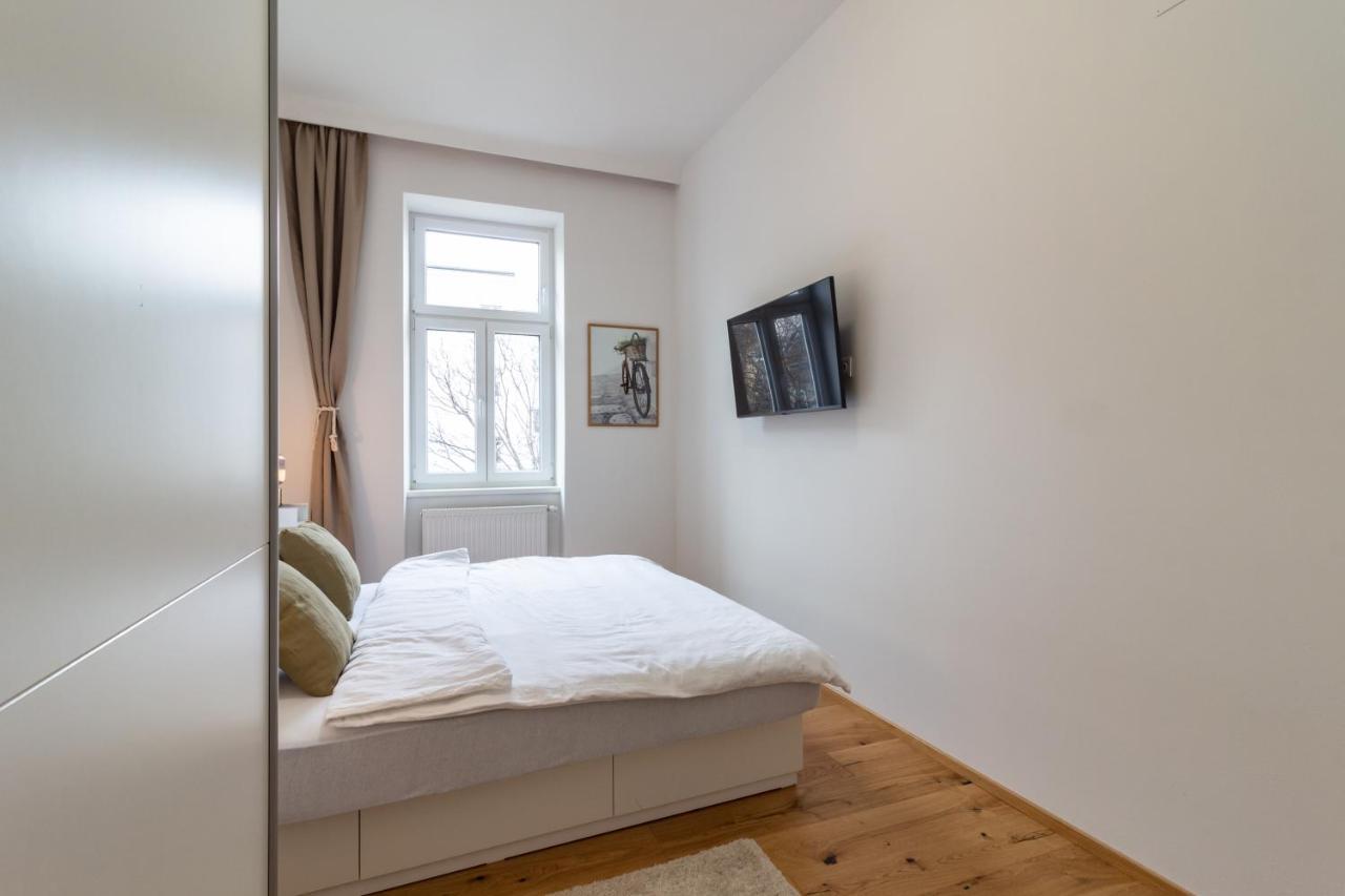וינה Cozy, Generous City Apartment - 10 Min To City-Centre - Contactless 24H Check-In מראה חיצוני תמונה