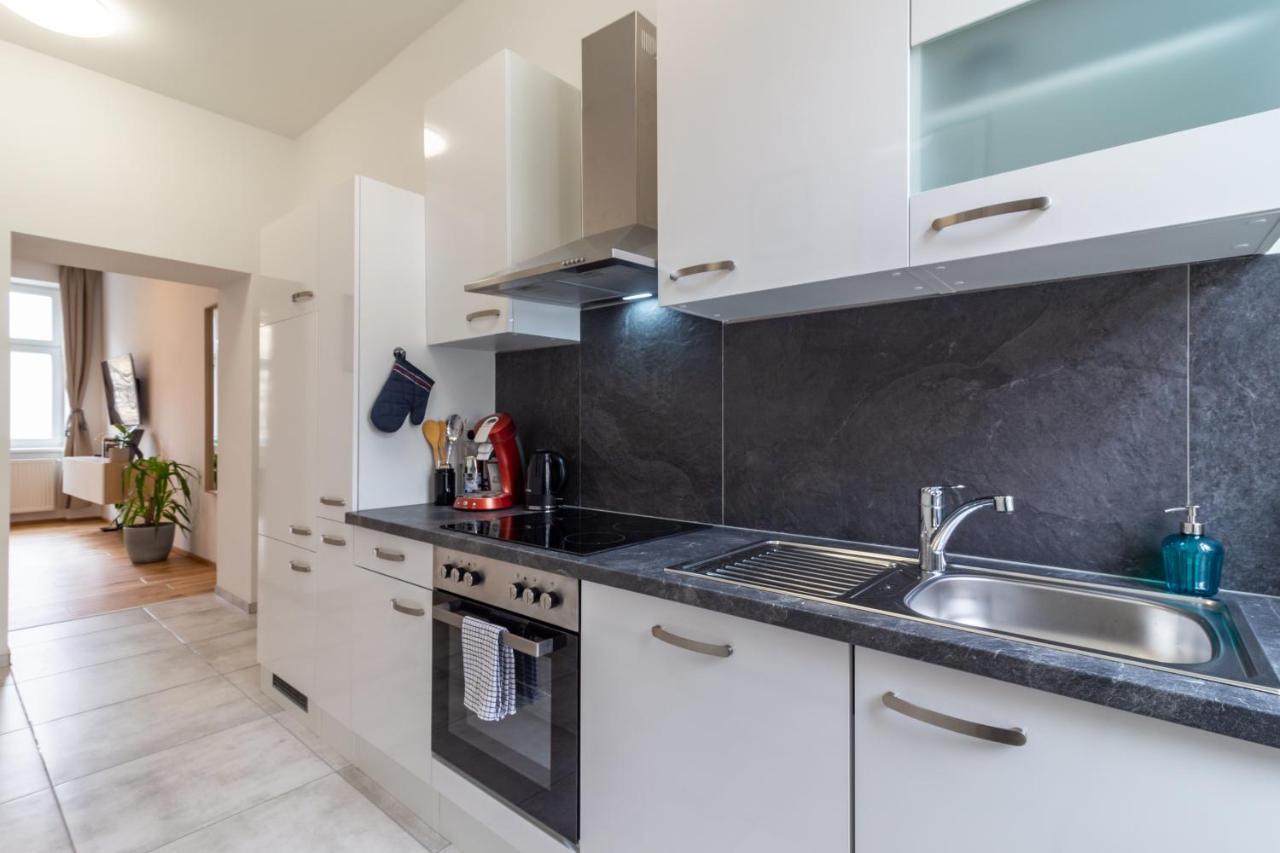 וינה Cozy, Generous City Apartment - 10 Min To City-Centre - Contactless 24H Check-In מראה חיצוני תמונה