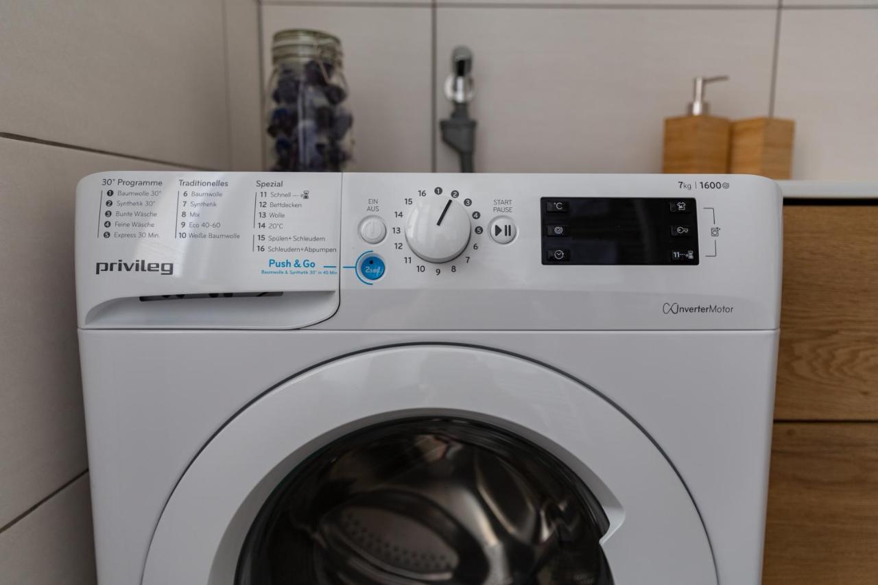וינה Cozy, Generous City Apartment - 10 Min To City-Centre - Contactless 24H Check-In מראה חיצוני תמונה