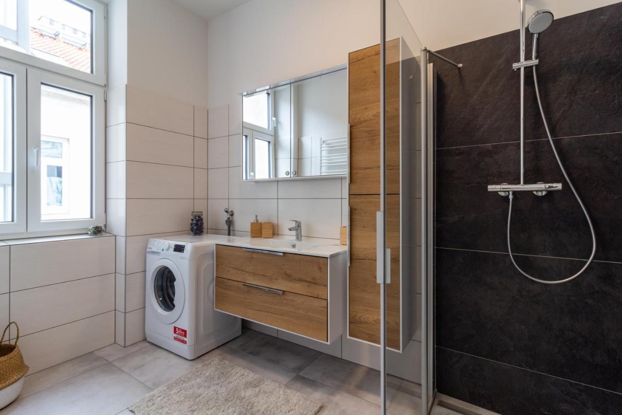 וינה Cozy, Generous City Apartment - 10 Min To City-Centre - Contactless 24H Check-In מראה חיצוני תמונה