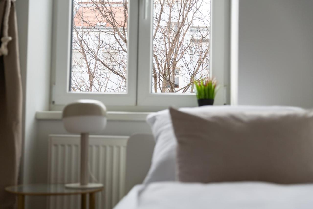 וינה Cozy, Generous City Apartment - 10 Min To City-Centre - Contactless 24H Check-In מראה חיצוני תמונה