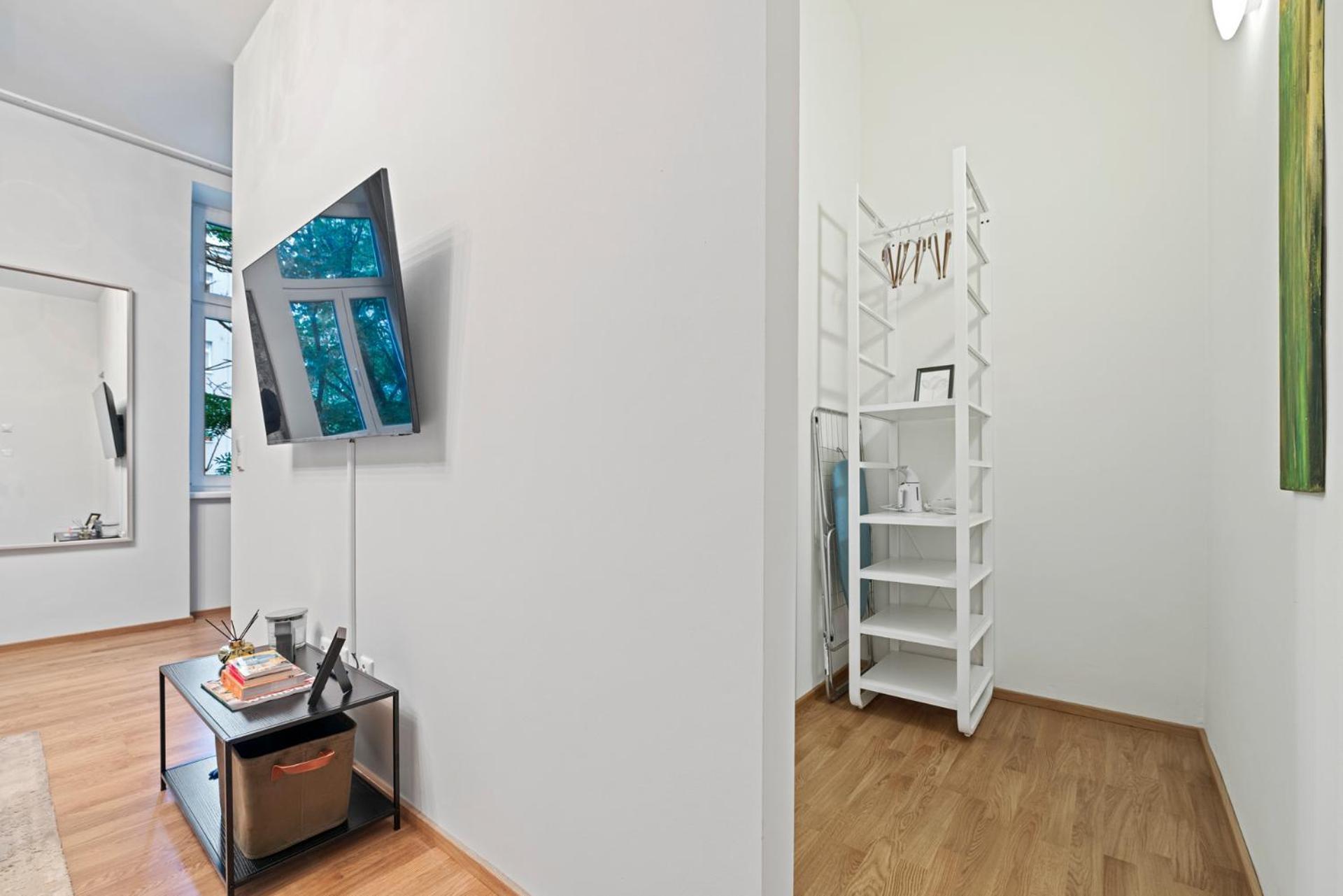 וינה Cozy, Generous City Apartment - 10 Min To City-Centre - Contactless 24H Check-In מראה חיצוני תמונה