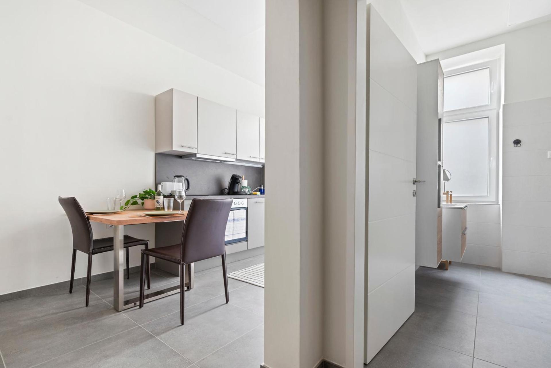 וינה Cozy, Generous City Apartment - 10 Min To City-Centre - Contactless 24H Check-In מראה חיצוני תמונה