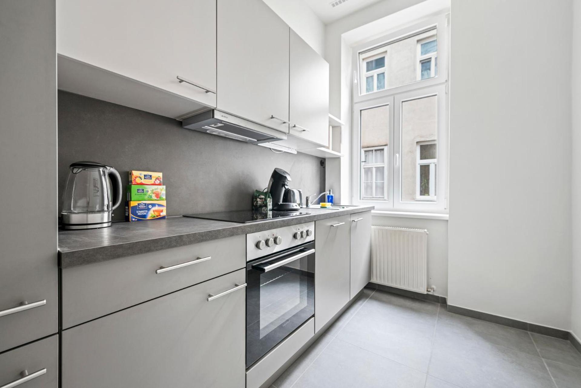 וינה Cozy, Generous City Apartment - 10 Min To City-Centre - Contactless 24H Check-In מראה חיצוני תמונה