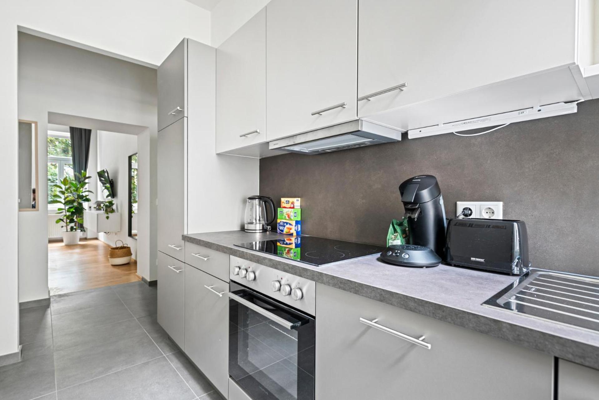 וינה Cozy, Generous City Apartment - 10 Min To City-Centre - Contactless 24H Check-In מראה חיצוני תמונה